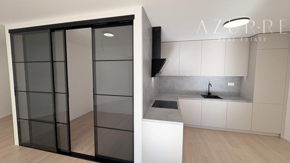 TOP PONUKA 2,5 izbový byt s predzáhradkou a kuchynskou linkou