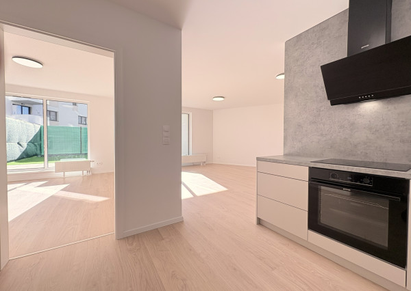 TOP PONUKA 2,5 izbový byt s predzáhradkou a kuchynskou linkou